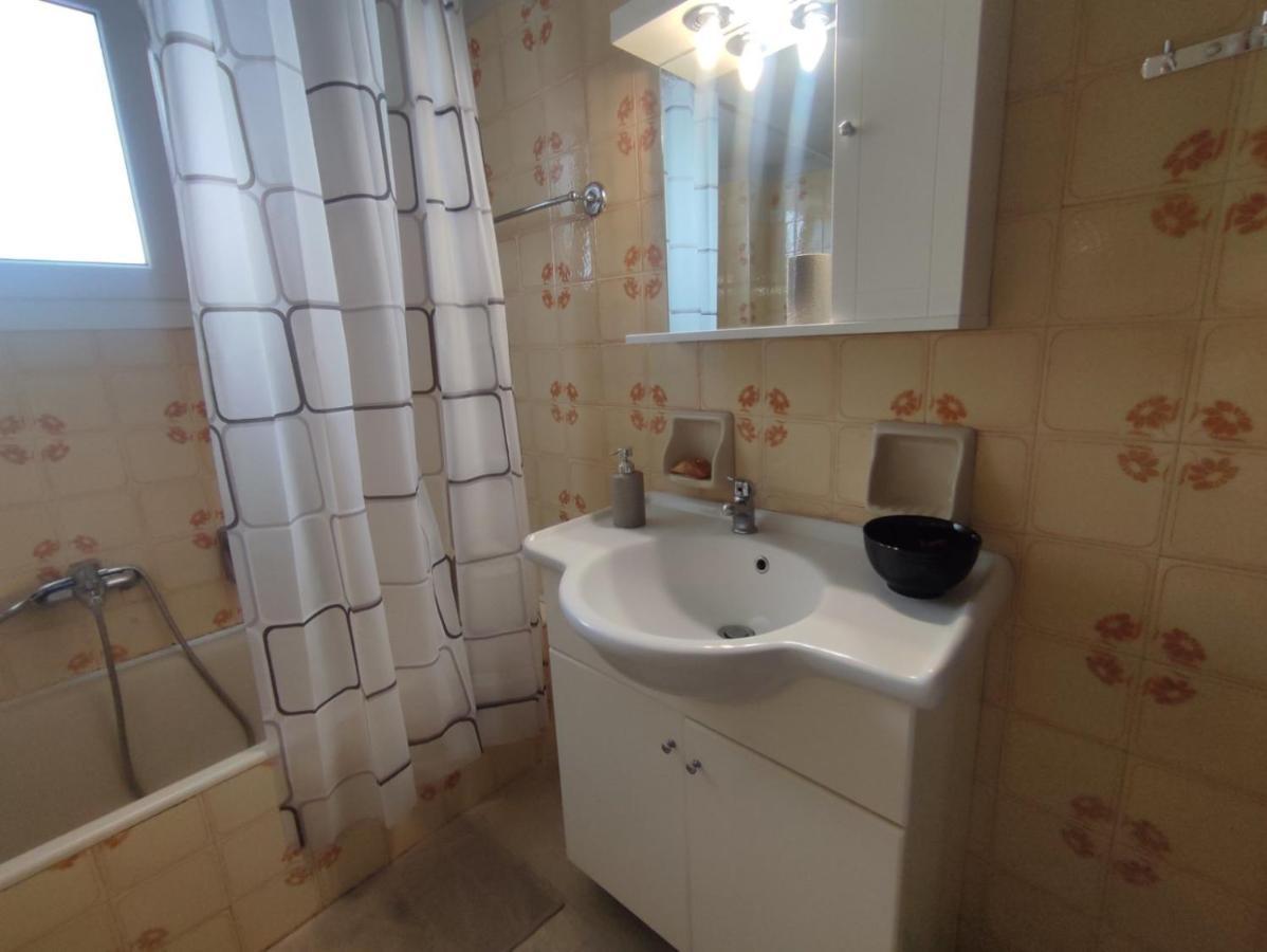 2 Br110 Sqm Free Parking Full Clima Apartment Patras Exterior photo